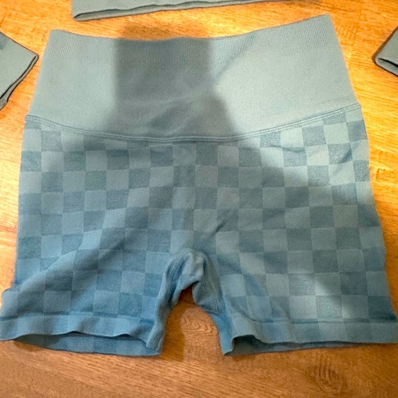 Target blue checkered set - Picture 2 of 5